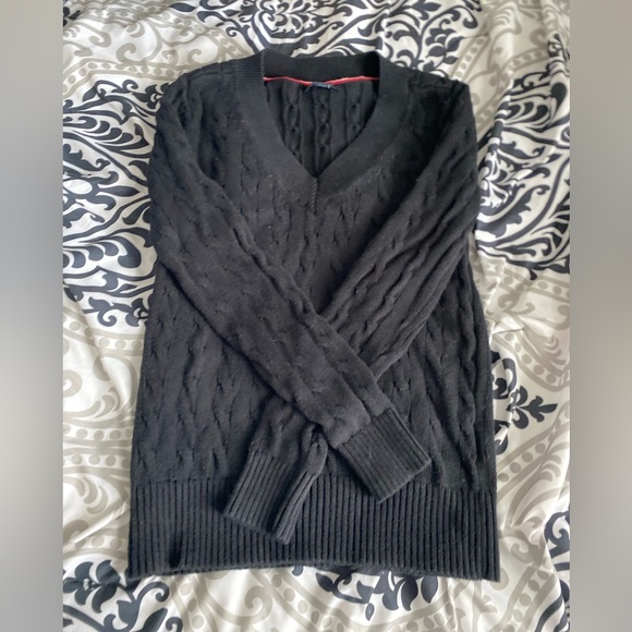 Tommy Hilfiger Sweaters - Tommy Hilfiger Black V-Neck Cable Knit Sweater